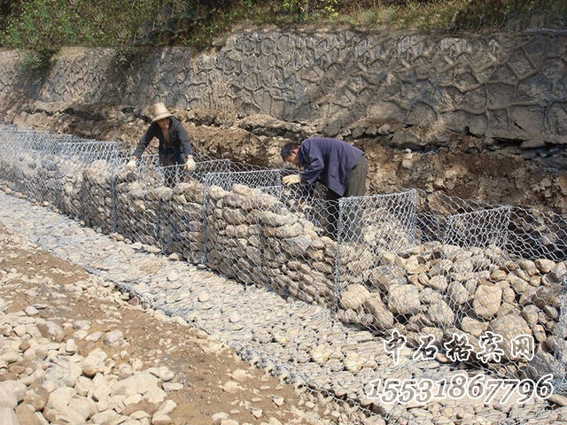 賓格網(wǎng)施工.jpg 賓格網(wǎng)施工.jpg