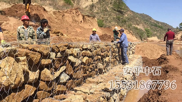 鍍鋅格賓網(wǎng)擋墻 鍍鋅格賓網(wǎng)擋墻