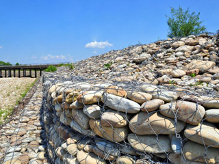 鉛絲石籠護(hù)墊 鉛絲石籠護(hù)墊